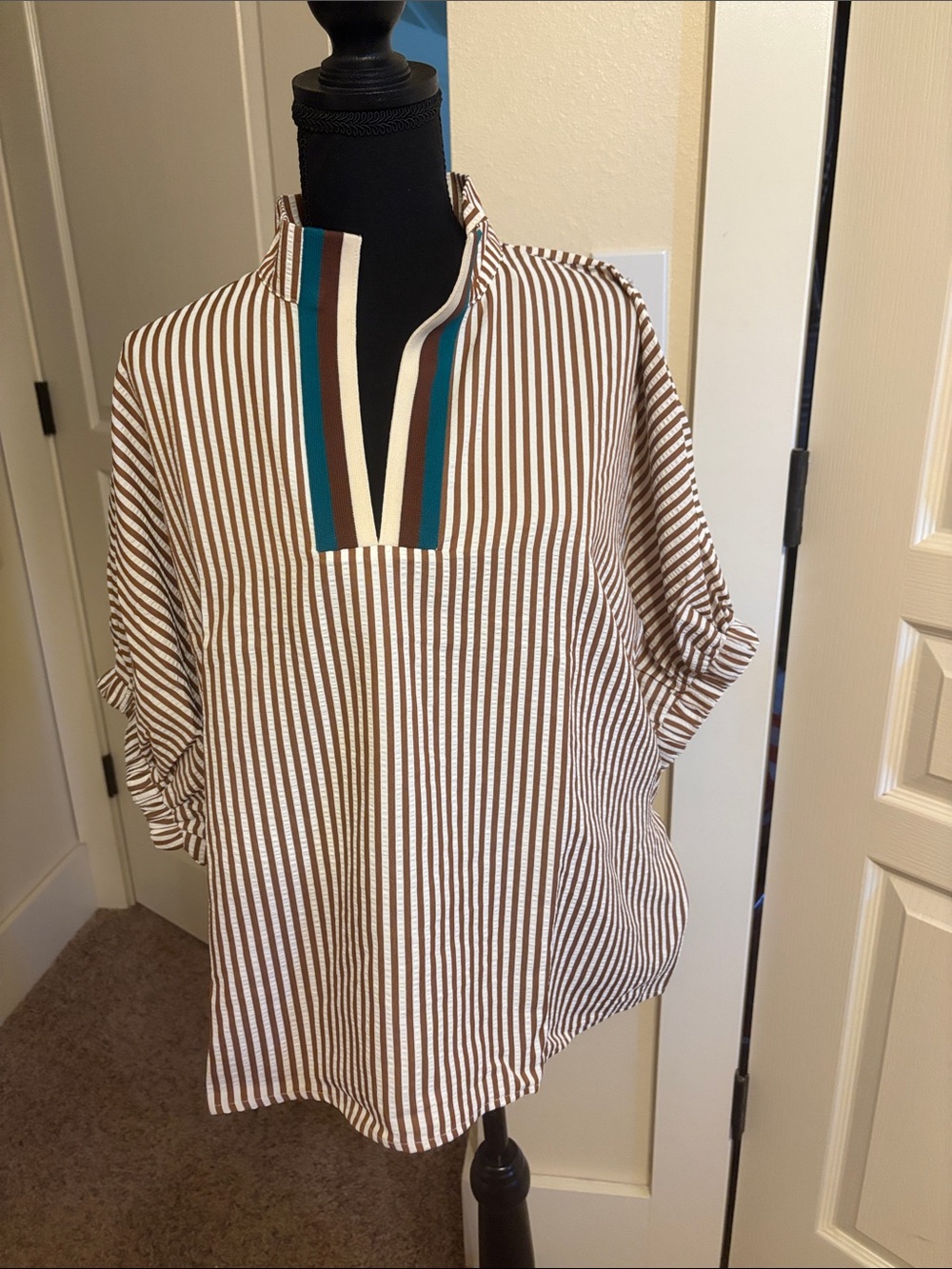 entro Brown & White Vertical-Stripe Seersucker Top
